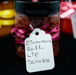 Cinnamon roll lip scrub